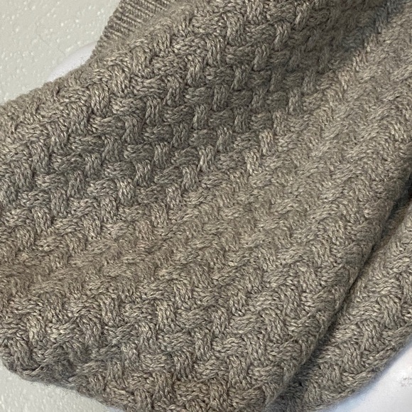 Todd & Duncan 100% Cashmere Heather Gray Knit Infinity Scarf - Picture 4 of 5